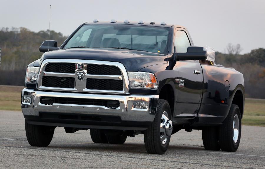  Dodge Ram 3500 SLT Regular Cab 2013 года  (фото 3 из 3)